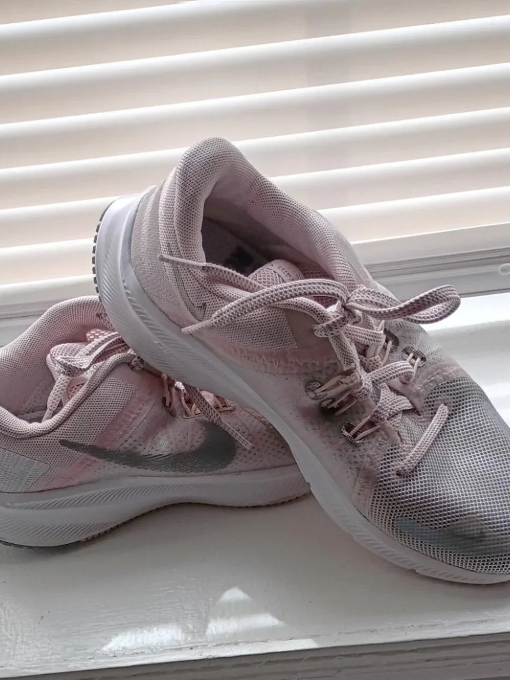 NIKE QUEST Running Shoes for women size 6.5 - Pink 6453/74378